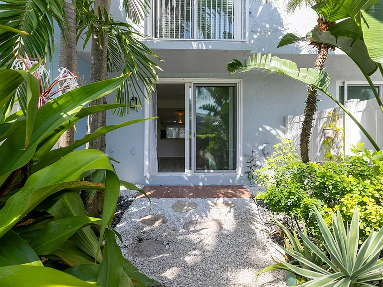 1006 Jeffery St — Photo 5