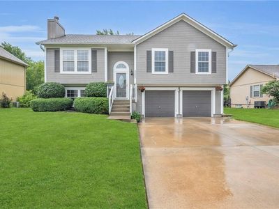 22005 Gracie Dr, Peculiar, MO, 64078