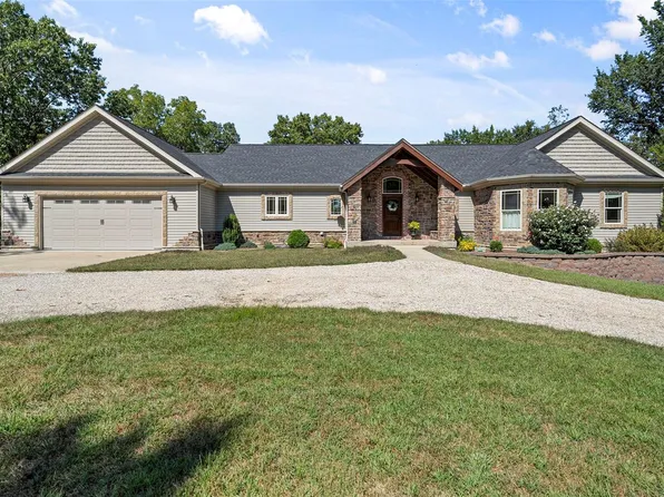 26166 Woodridge Dr, Warrenton, MO 63383
