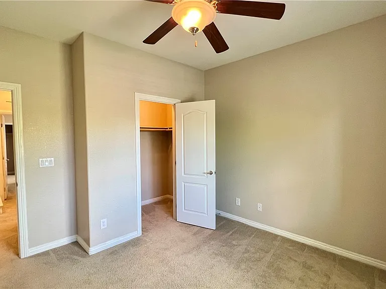 2853 Glass Vine Ct — Photo 18