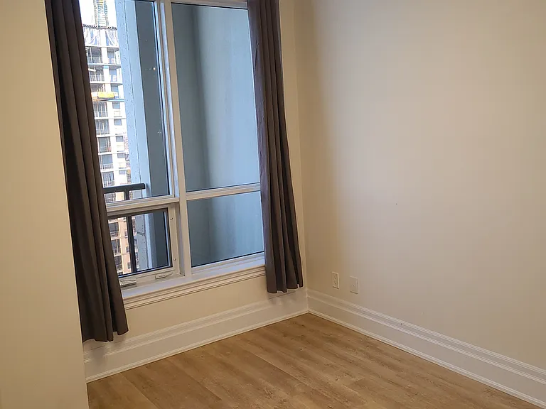9085 Jane St #Penthouse 3 — Photo 16