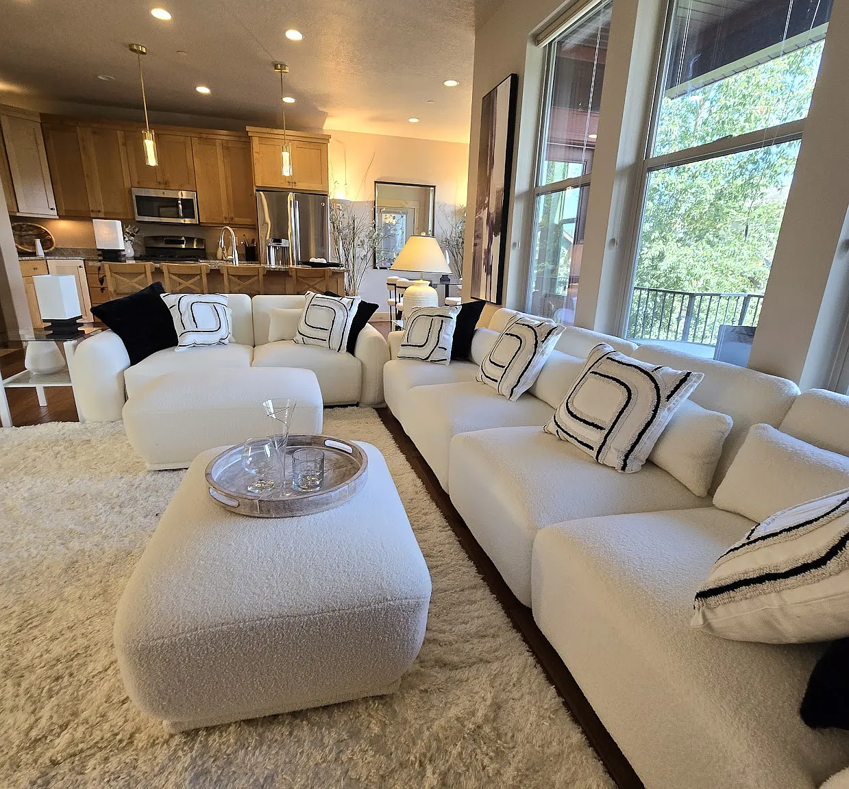 4 bed, 2402 sqft, $4,600 — Photo 1