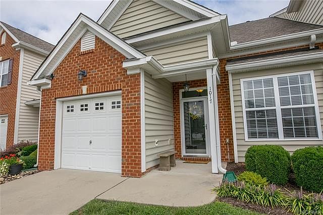1st image of 1017 Parkland Pl