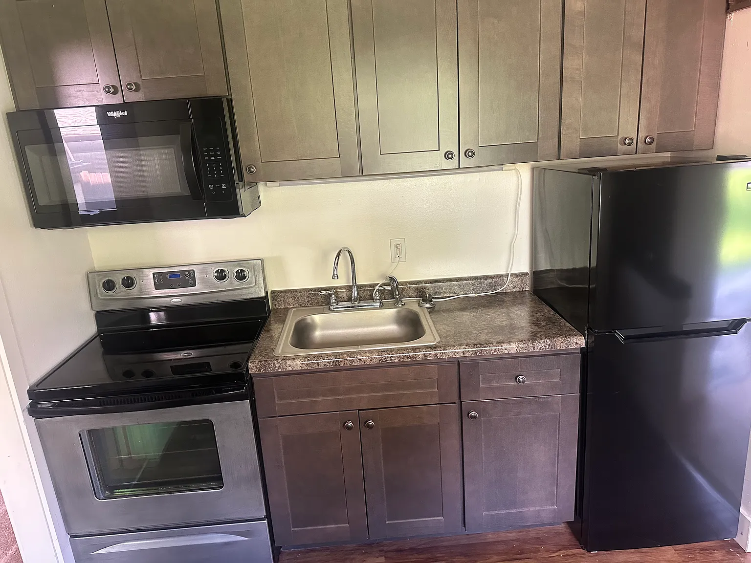 1 bed, 650 sqft, $1,000 — Photo 3