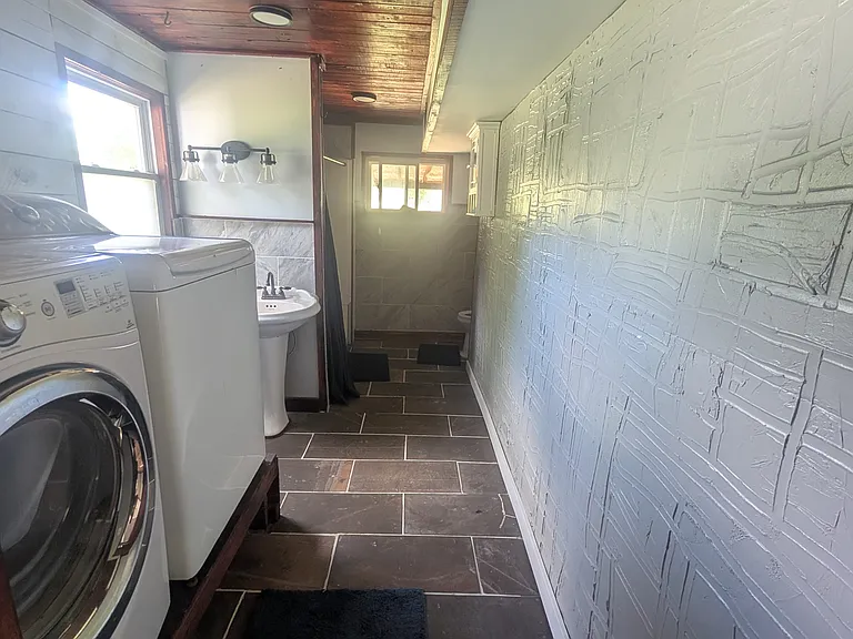 2286 Mercer West Middlesex Rd — Photo 11