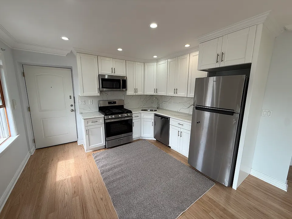 307 9th St #3B