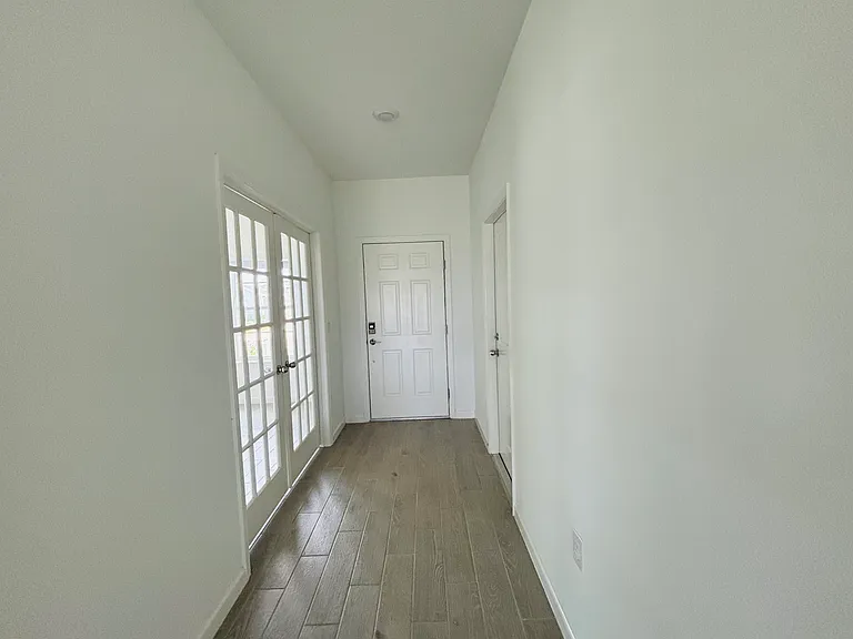 12486 NW 137th Ter — Photo 2