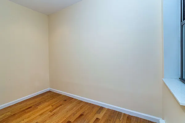 Rented by Clove Realty LLC | media 5