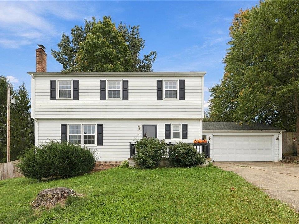 1st image of 166 Westhampton Ct