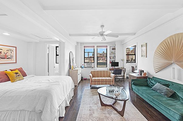 1st image of 74 W 68th St APT 8B
