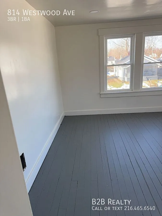 Charming 3-Bedroom Property in Prime Location — Photo 3