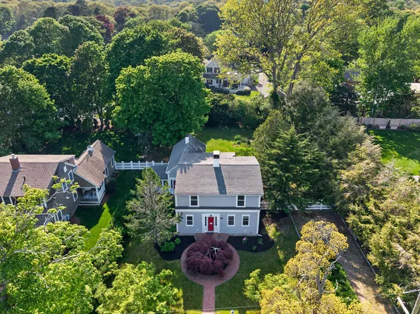 120 Ocean View Avenue, Cotuit, MA 02635