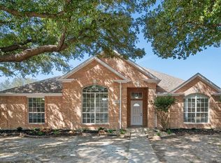 711 Coal Creek Dr, Mansfield, TX 76063