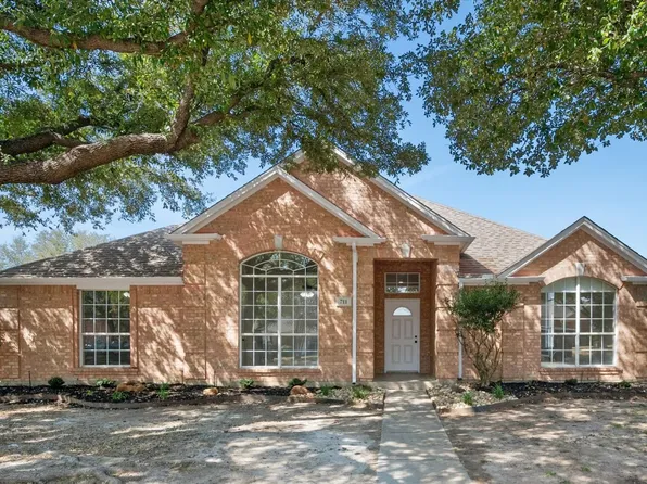 711 Coal Creek Dr, Mansfield, TX 76063