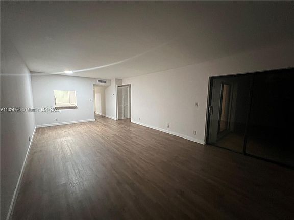 4th image of 163 Lakeview Dr APT 101