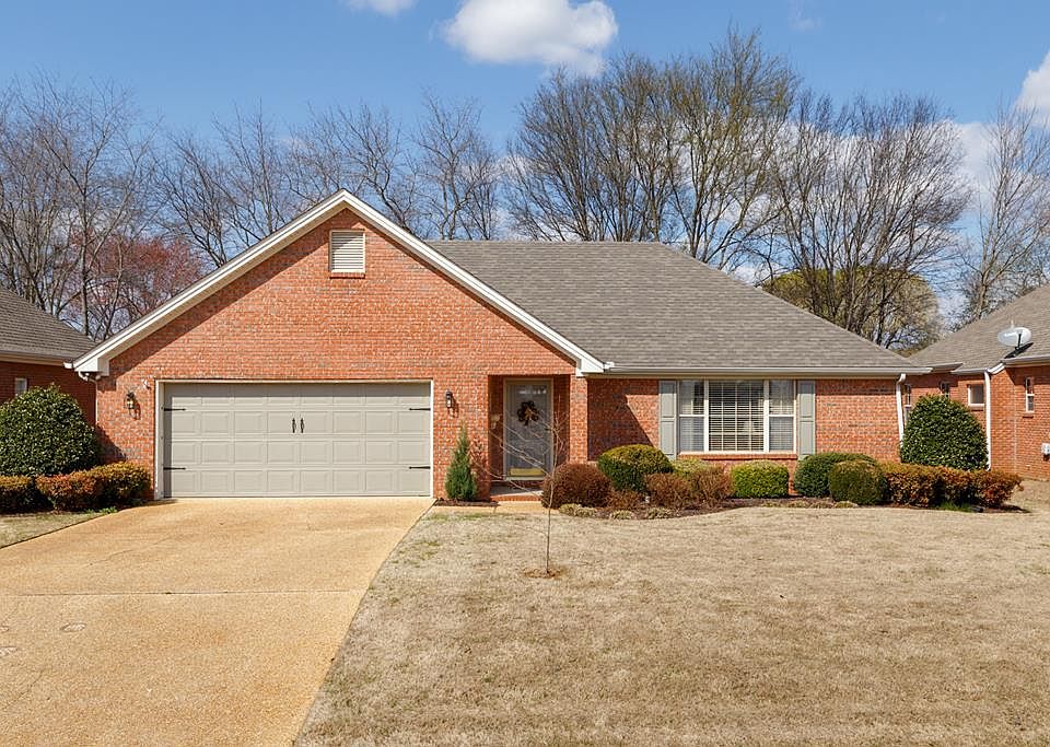1st image of 236 Woodcrest Dr