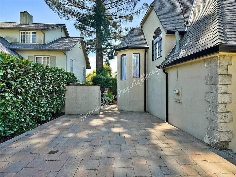81 Elm Ave — Photo 38