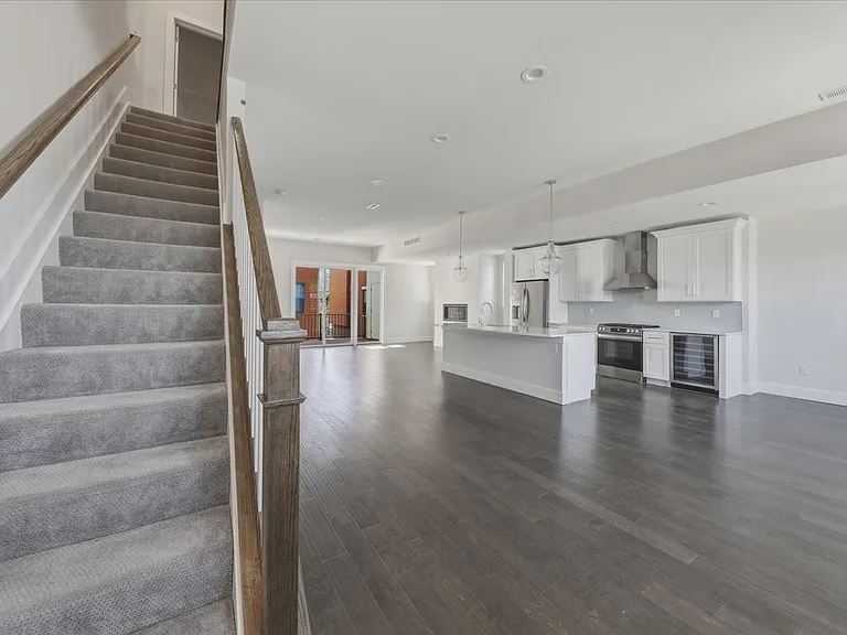 3912 Edwards Rd — Photo 35