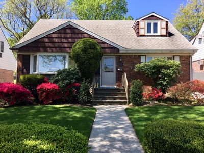 6424 251st St, Little Neck, NY, 11362