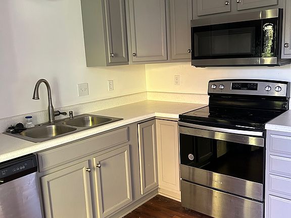 3rd image of 4750 Scepter Way