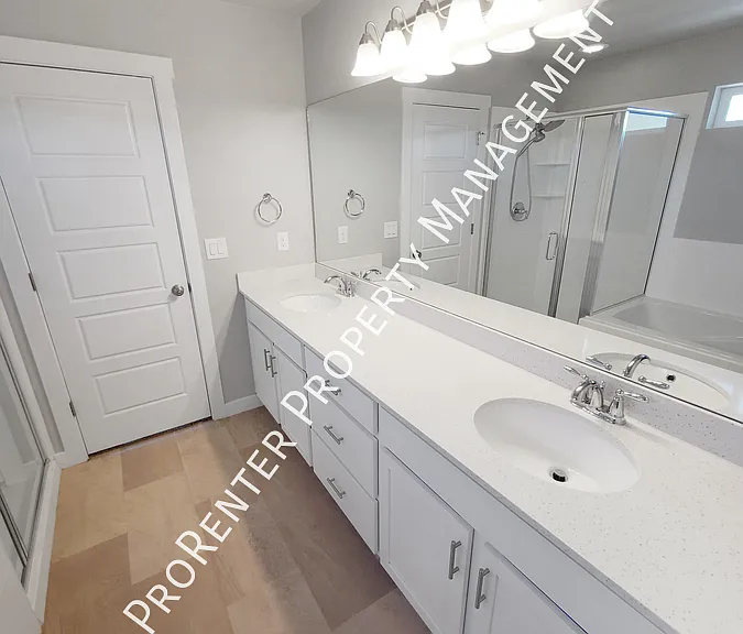 1509 W 450 S — Photo 19
