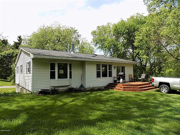 3rd image of 2982 Dean Lake Ave NE