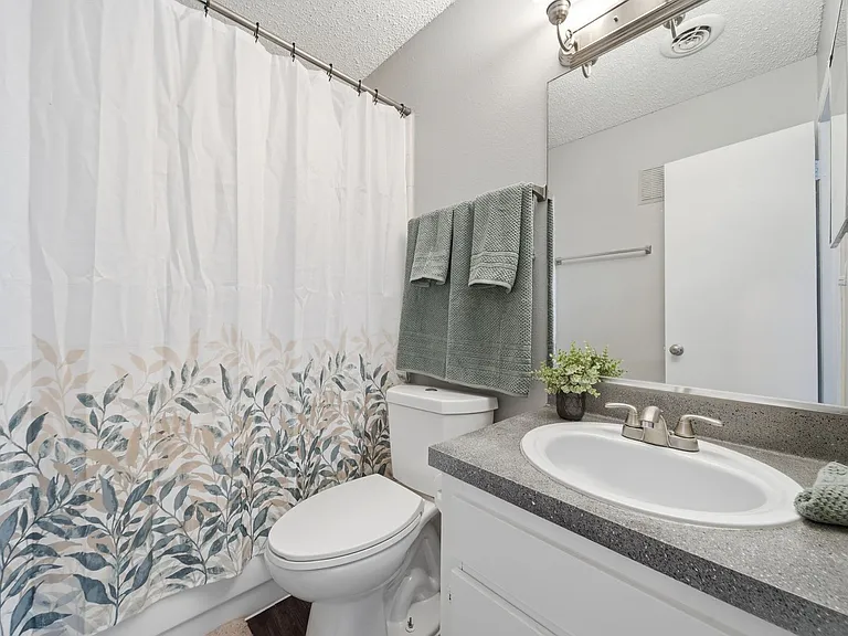 Cedar Park Apartments — Photo 47