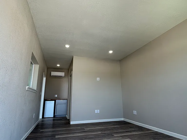 6394 FM 1715 — Photo 2