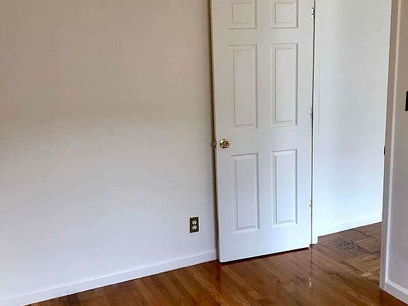 3rd image of 31-18 42nd St #23