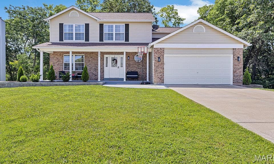 1st image of 806 Whisper Creek Ct