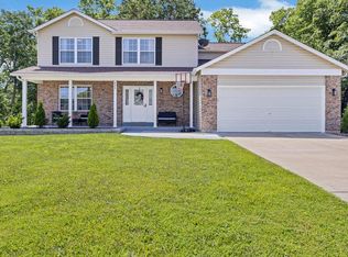 806 Whisper Creek Ct, Wentzville, MO 63385