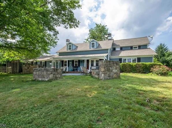 17 Hollow Brook Rd, Califon, NJ 07830