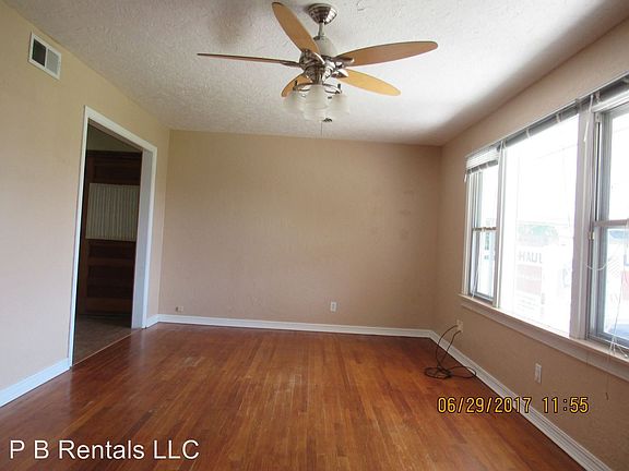 3rd image of 730 NW 32nd St