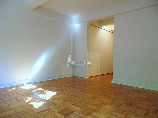 Rented by Manhattan Connection | media 17