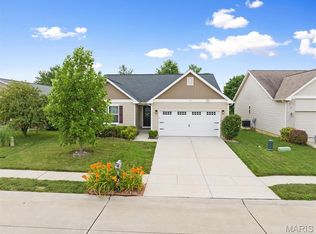 1003 Koenig Dr, Godfrey, IL 62035