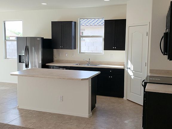 4th image of 1571 E Kingman Pl
