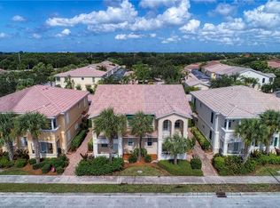 1724 Burgos Dr, Sarasota, FL 34238