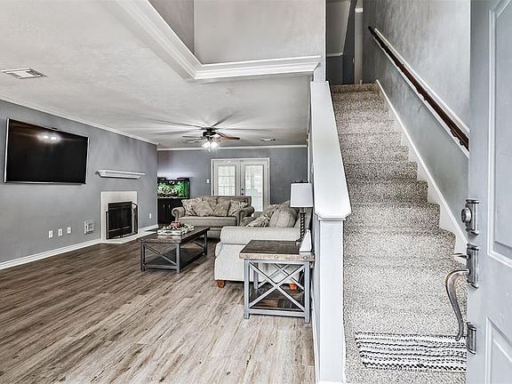 2nd image of 18275 Hollyberry Ct