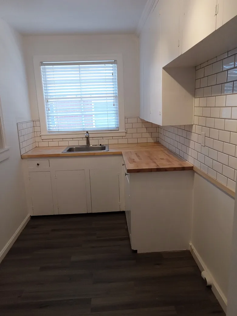 2 bed, 950 sqft, $1,200 — Photo 3