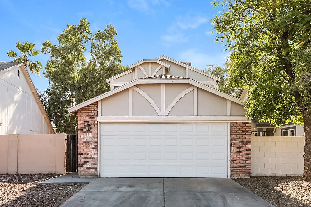 4 bed, 2.0 bath, 1555 sqft, $2,900 — Photo 1