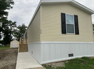 1734 Meadowbrook Dr, Monroe, MI 48161