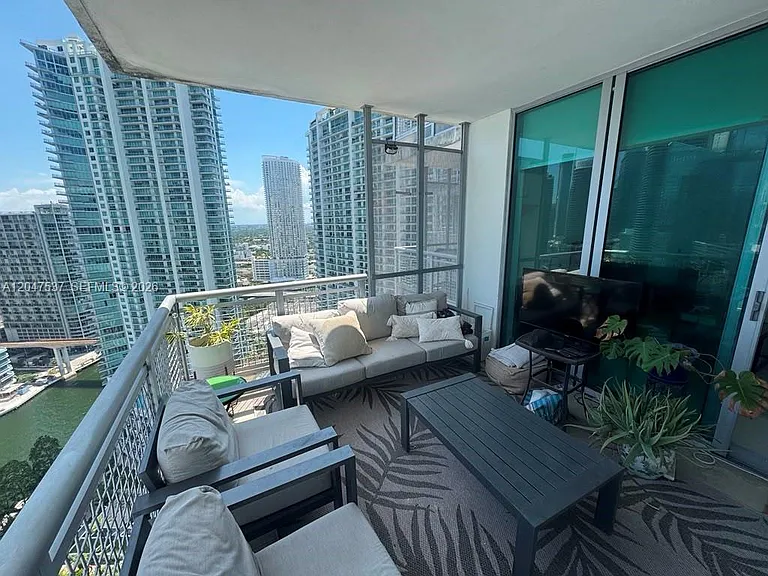 350 S Miami Ave #3304 — Photo 7