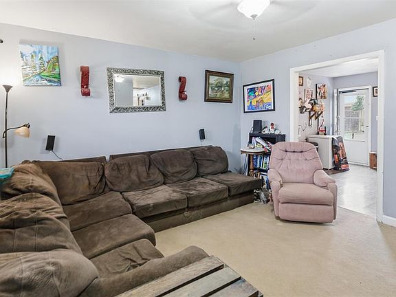 4th image of 5000 Cambridge Dr