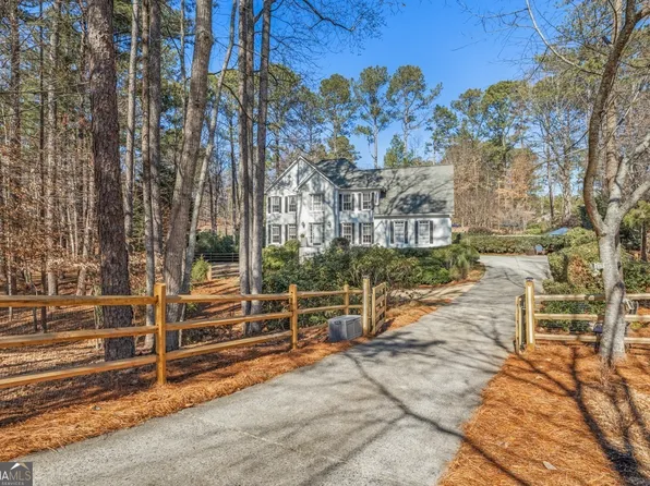 2060 Henderson Heights Trl, Milton, GA 30004