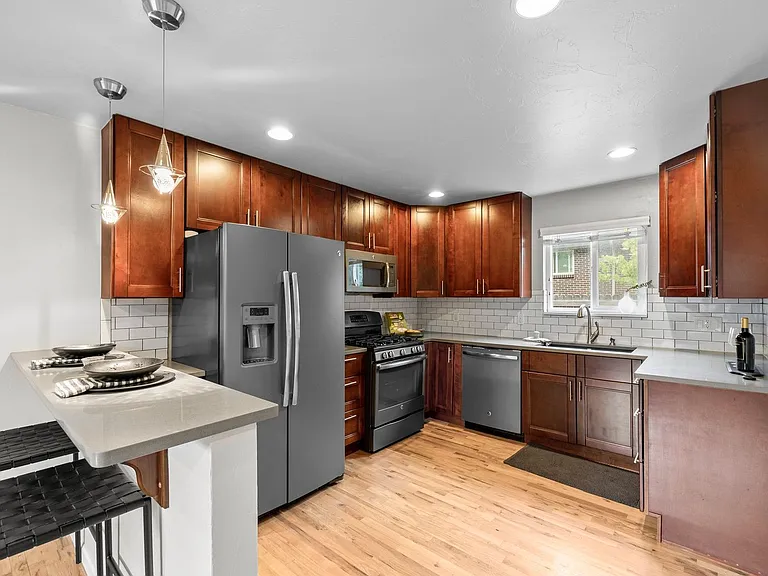3750 Yates St — Photo 16