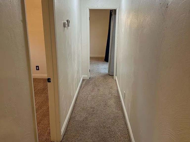 1705 W Noble Ave — Photo 27