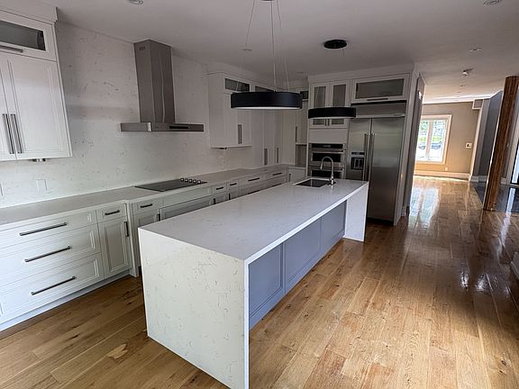 2nd image of 17 Kennedy Park Rd
