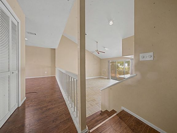 3rd image of 413 Club Villa