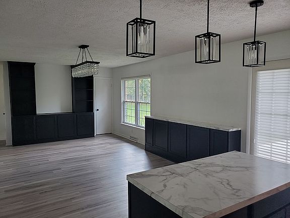 4th image of 69672 Oxford Dr