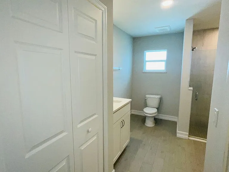 928 SW John Maccormack Ter — Photo 10